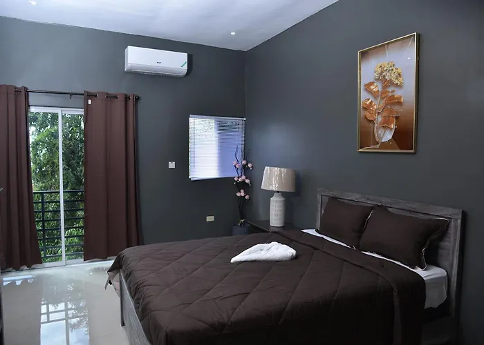Lsstonethrow Apts * Montego Bay